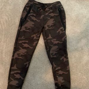 American Eagle camo sweatpants